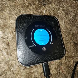 NETGEAR NIGHTHAWK  M1 MOBILE ROUTER 50