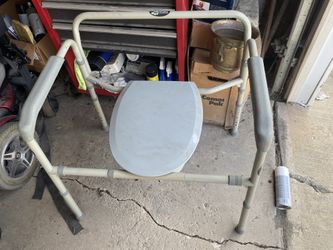 Walker With Toilet Seat