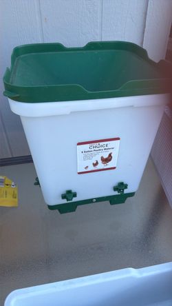 Chicken waterer