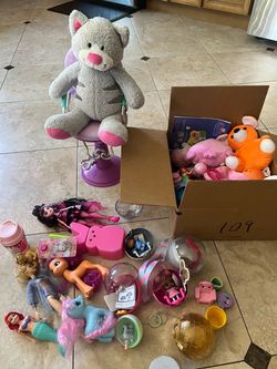 Lots of assorted girls toys