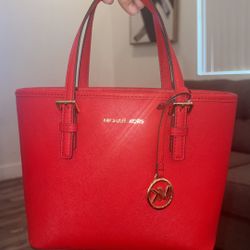 MICHAEL Michael Kors Quinn Medium Pebbled Leather Tote Bag