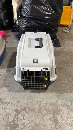 Small Skudo Travel carrier (cat or small dog)