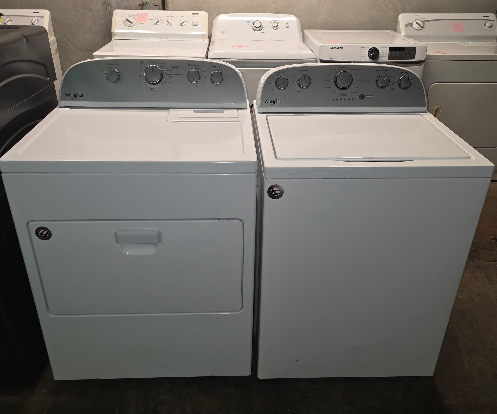WHIRLPOOL SUPER CAPACITY WASHER AND ELECTRIC DRYER 