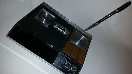 Mid century transistor executive radio clock WORKS!