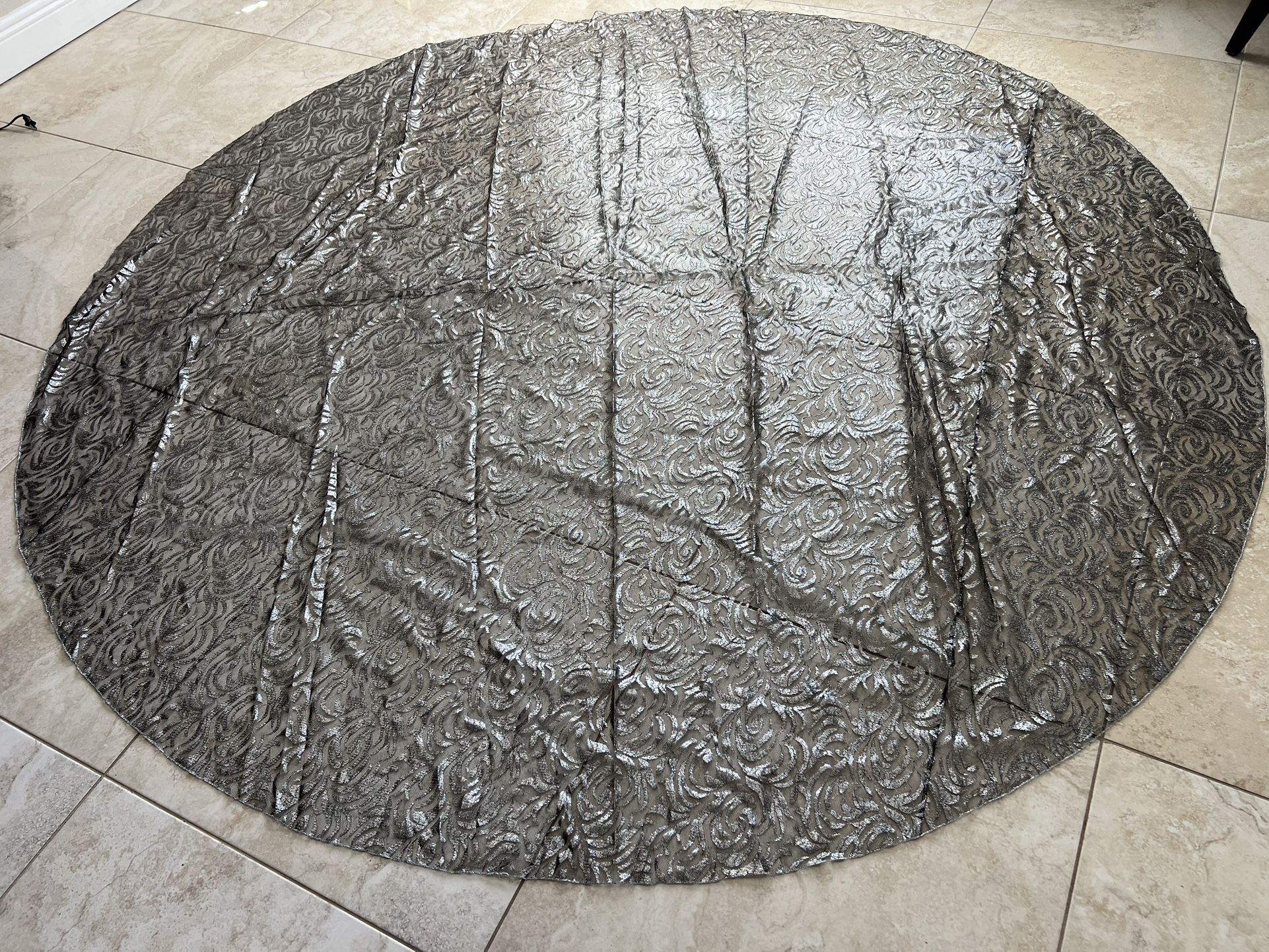 Beautiful Black And Silver Metálic Round Table Cloth 90x90 (4 Pcs