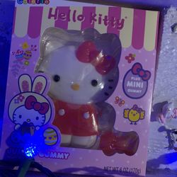 Selling This Hello Kitty Gummy With Mini Gummy Bow