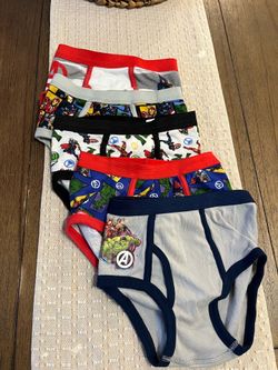 Avenger underwear size 8   5 pc
