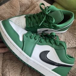 Jordan 1 Low “Pine Green” (M8/W9.5)