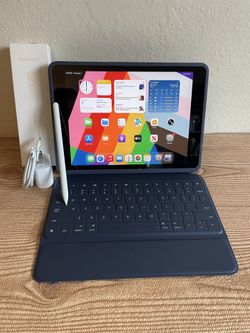 Apple iPad 8th Generation 32GB (Latest iOS 26) Logitech Keyboard case , Pencil & charger