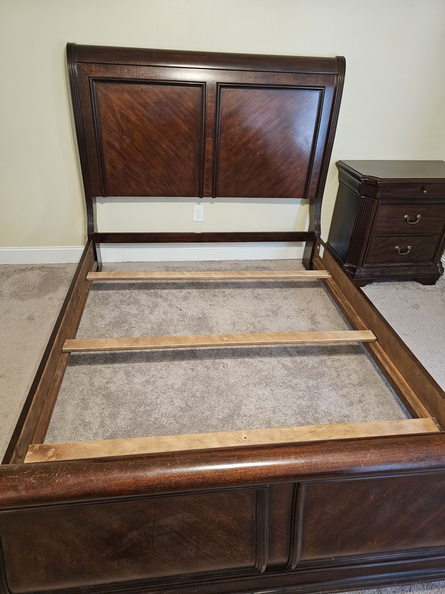 Queen Size Bedroom Set