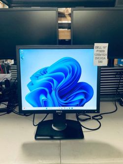 Dell 19" "Square" P190St Monitor 1280x1024 DVI VGA