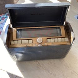 Vintage GE # 260 Radio 