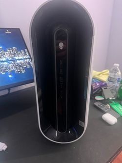 Alienware Pc with keyboard and mouse