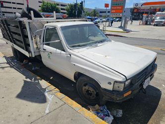 1987 toyota pick up truck