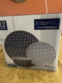 Evolution 12 piece plate set. NEW
