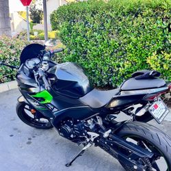 2023 Ninja EX 400 ABS - Black 