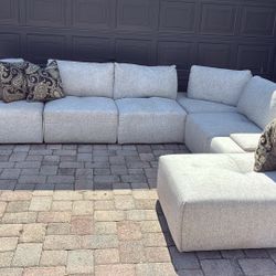 Sectional/Modular Sofa Rooms to go Laney Park Beige/Gray 7 Pieces (1 Is Speaker)