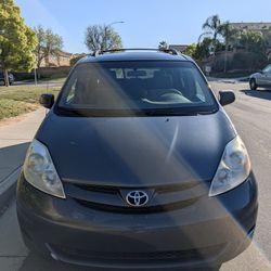 2008 Toyota Sienna 8-Seats 