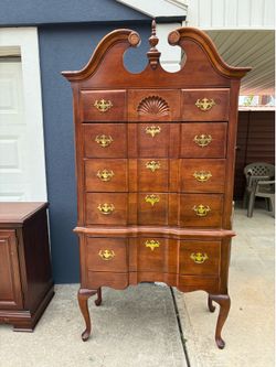 Wood dresser