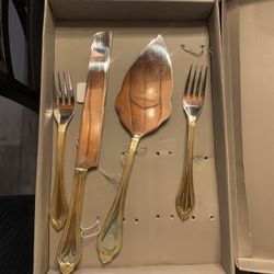Cake Cutting Set