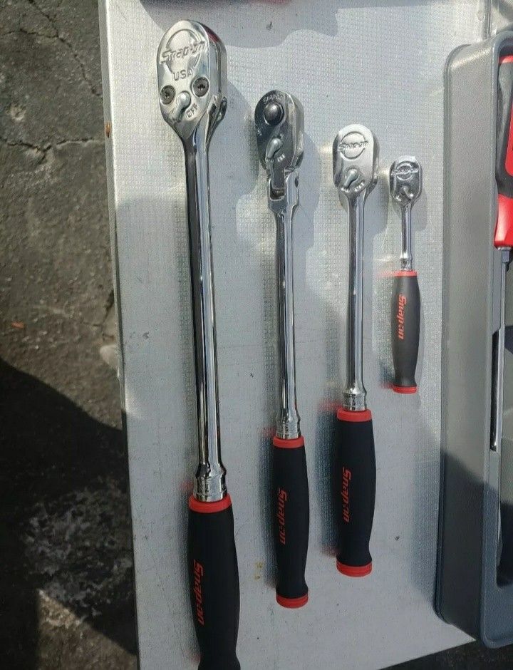 Snap-On tool lot 900$