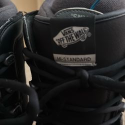 Vans high standard Snowboard Boot Size 8 Men