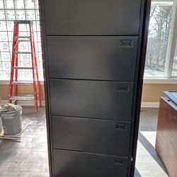 METAL FILING CABINET