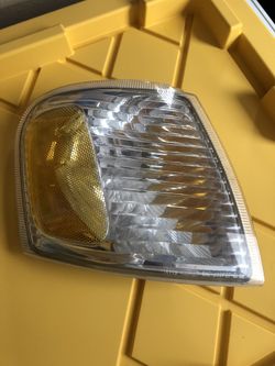 2002 Ford Explorer Sport Trac Corner Light