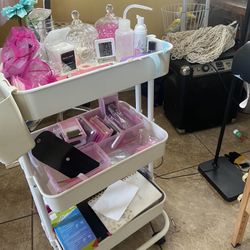 Eyelash Cart