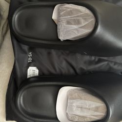 Yeezy Slides 