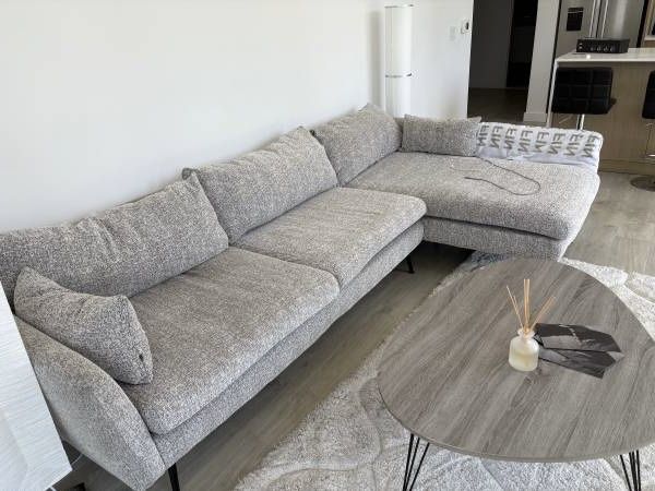 Albany Park Sofa ( Delivery Available )