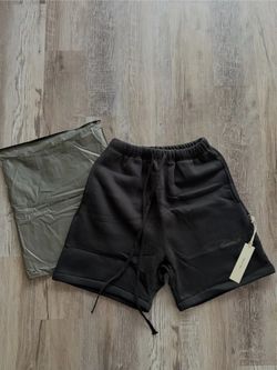 Essentials Shorts