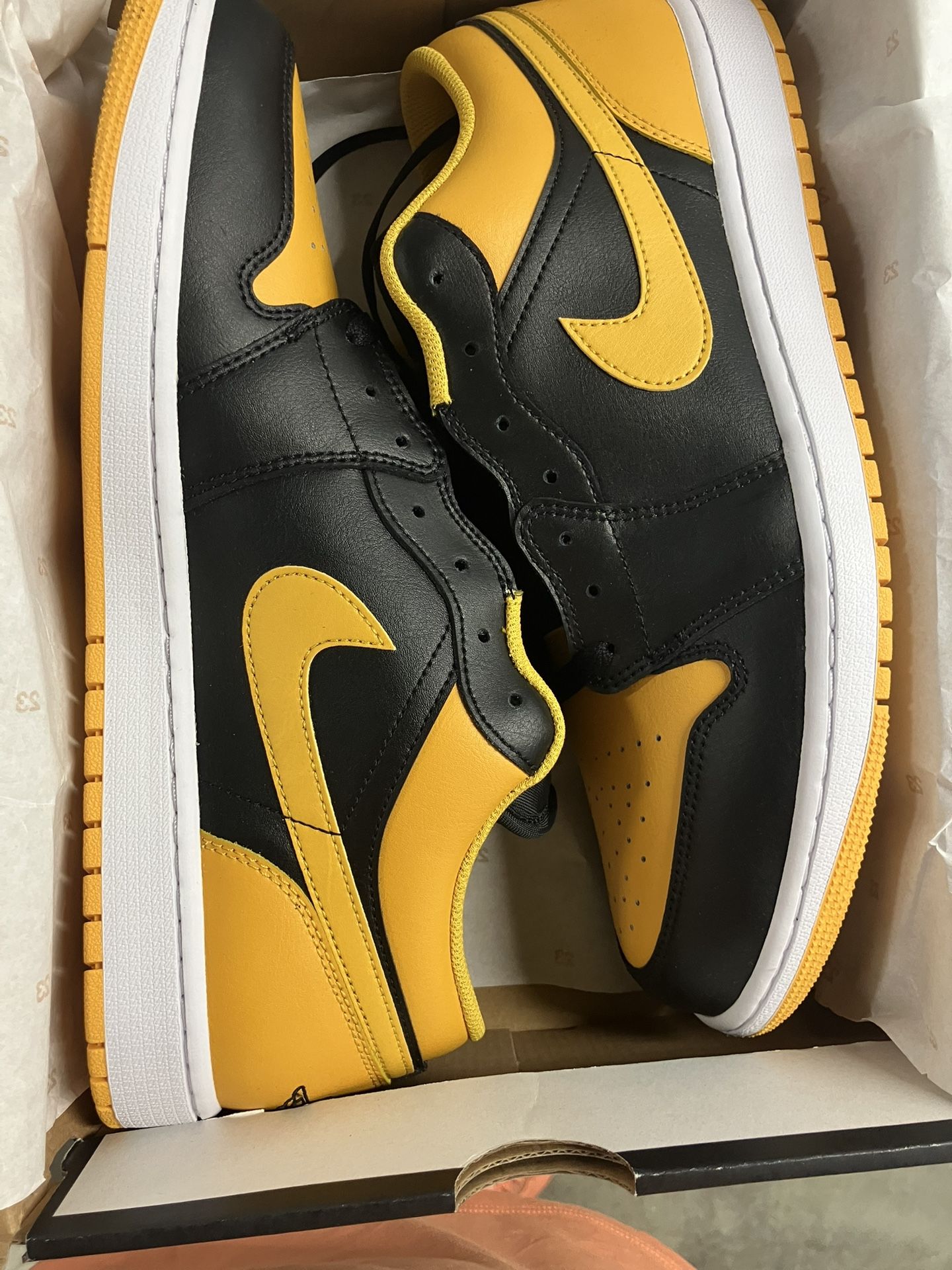 Men’s Retro Jordan 1 Low