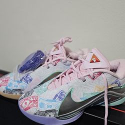 Nike Lebron 22 "Currency" Monopoly Shoes 