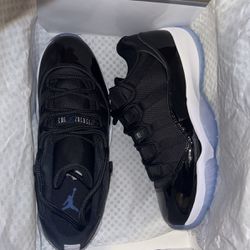 Retro 11 Just Came Out Never Worn Size Men 9