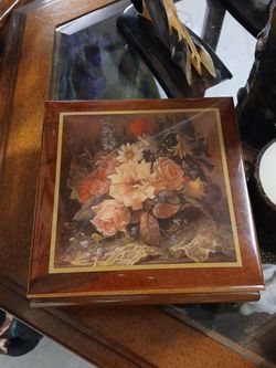 Made in italy, vintage music box for items