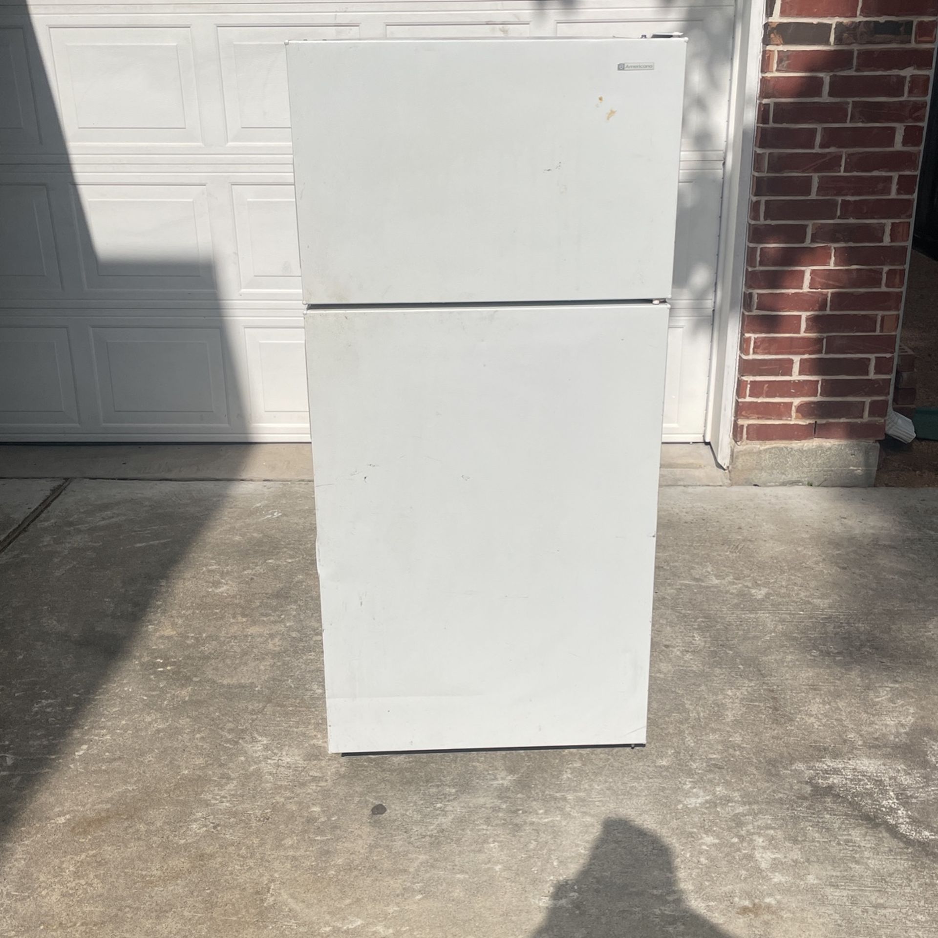 Americana, Ge Refrigerator And Freezer for Sale in Houston, TX OfferUp