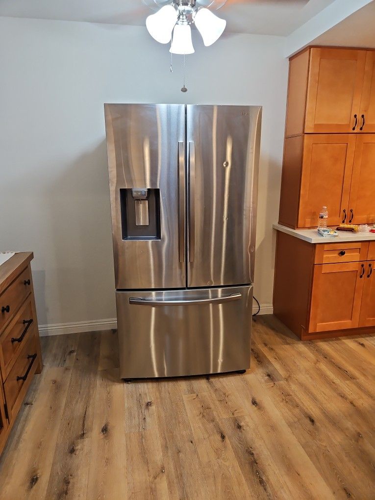 Samsung Refeigerator FREE