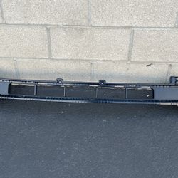 2020 2021 2022 Kia Telluride Front bumper Center Lower Grille Grill OEM