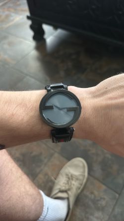 Gucci Watch Men Good Condition 