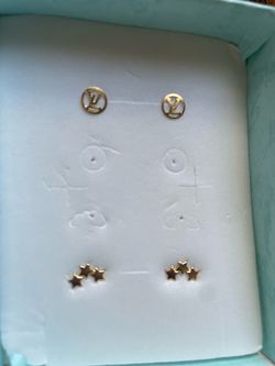 Gold earrings