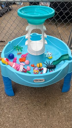 Step 2 Water table with toy set check more pictures