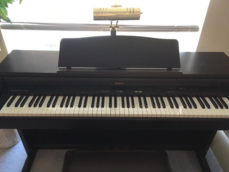 Roland KR-370 Electric Piano