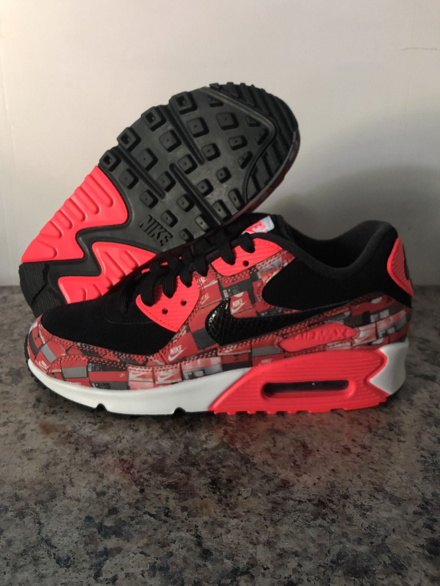 Nike Air Max 90 Print Shoes Size 6 Black Crimson “We Love Nike” AQ0926 001