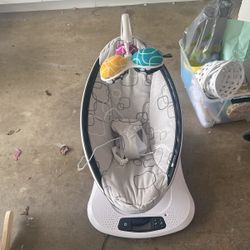 4moms mamaRoo Multi-Motion Baby Swing Smart Connectivity