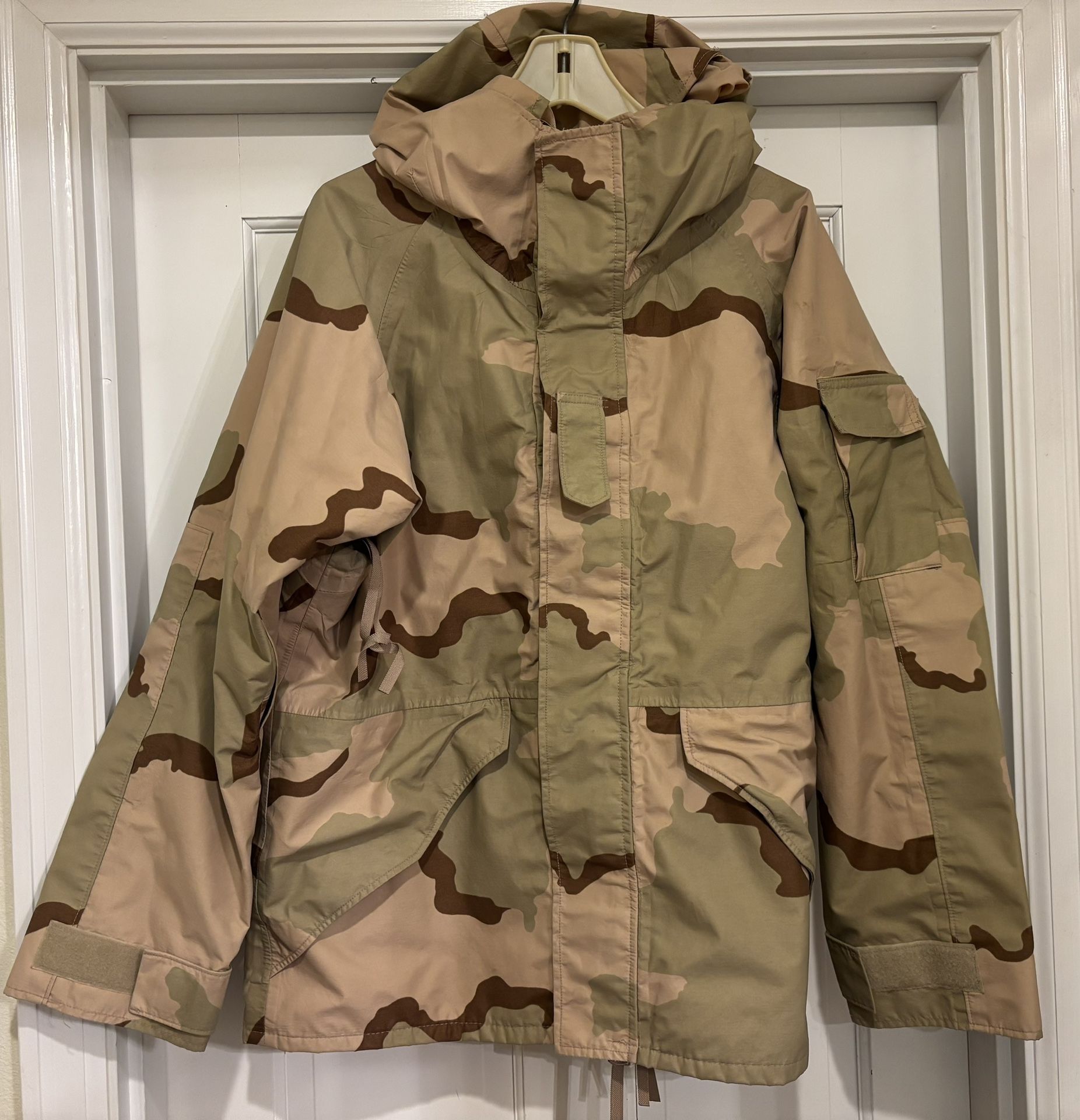 Military Surplus Desert Camo GoreTex Jacket, XL