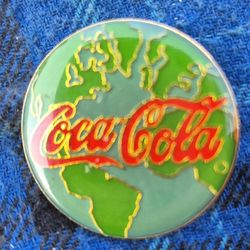 Coca Cola World Pin