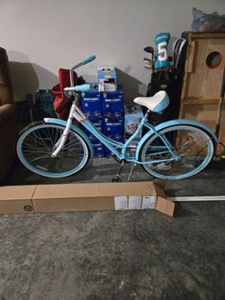 Like New Condition 26" Schwinn Beach Cruiser Bike."CHECK OUT MY PAGE FOR MORE DEALS "