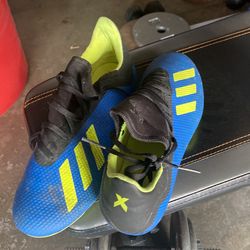 Soccer shoes - Adidas 7 1/2 Men