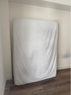 FREE QUEEN MATTRESS WITH COVER